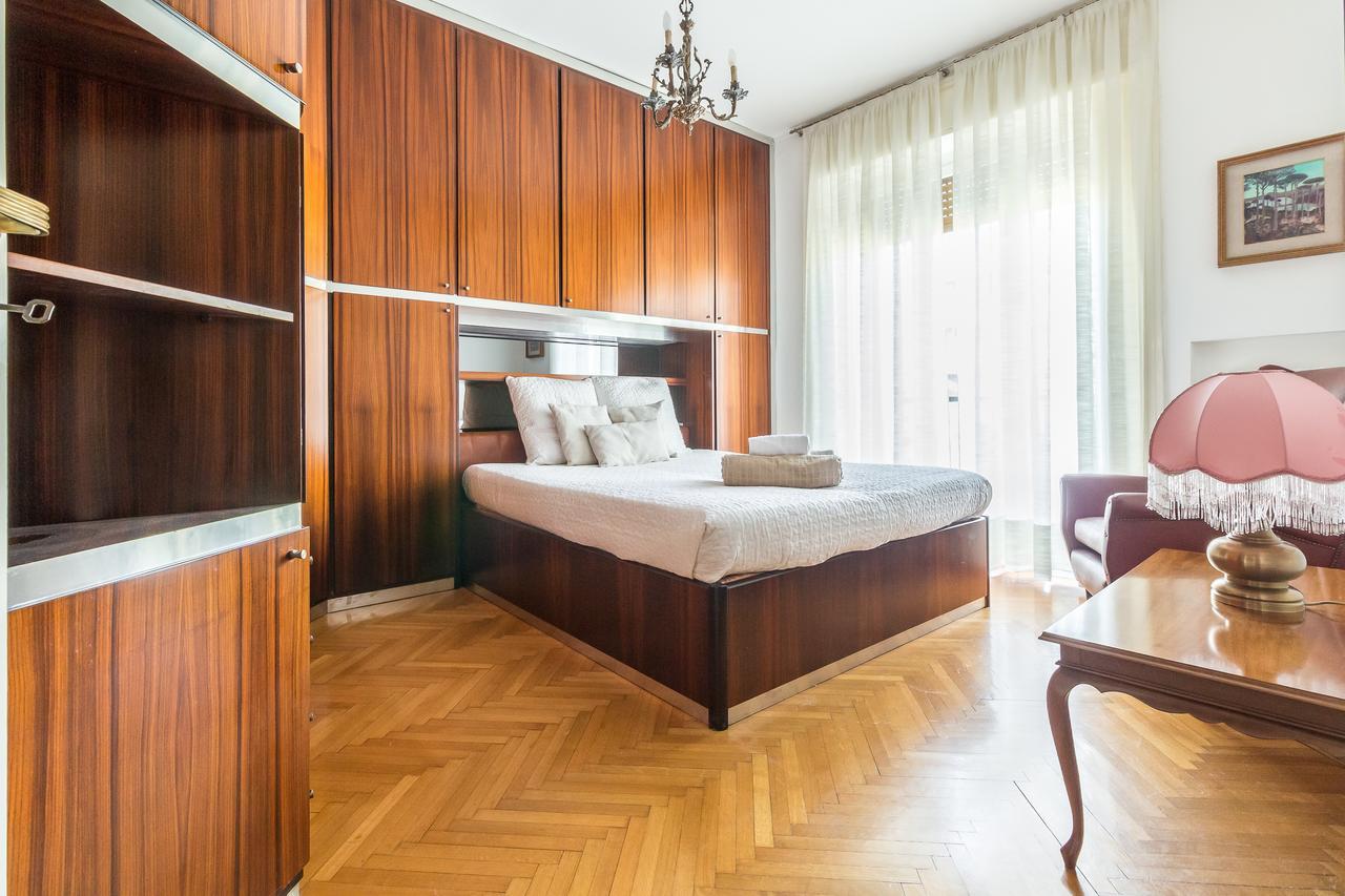 Alessia'S Flat- Sondrio M3 Apartment Milan Luaran gambar