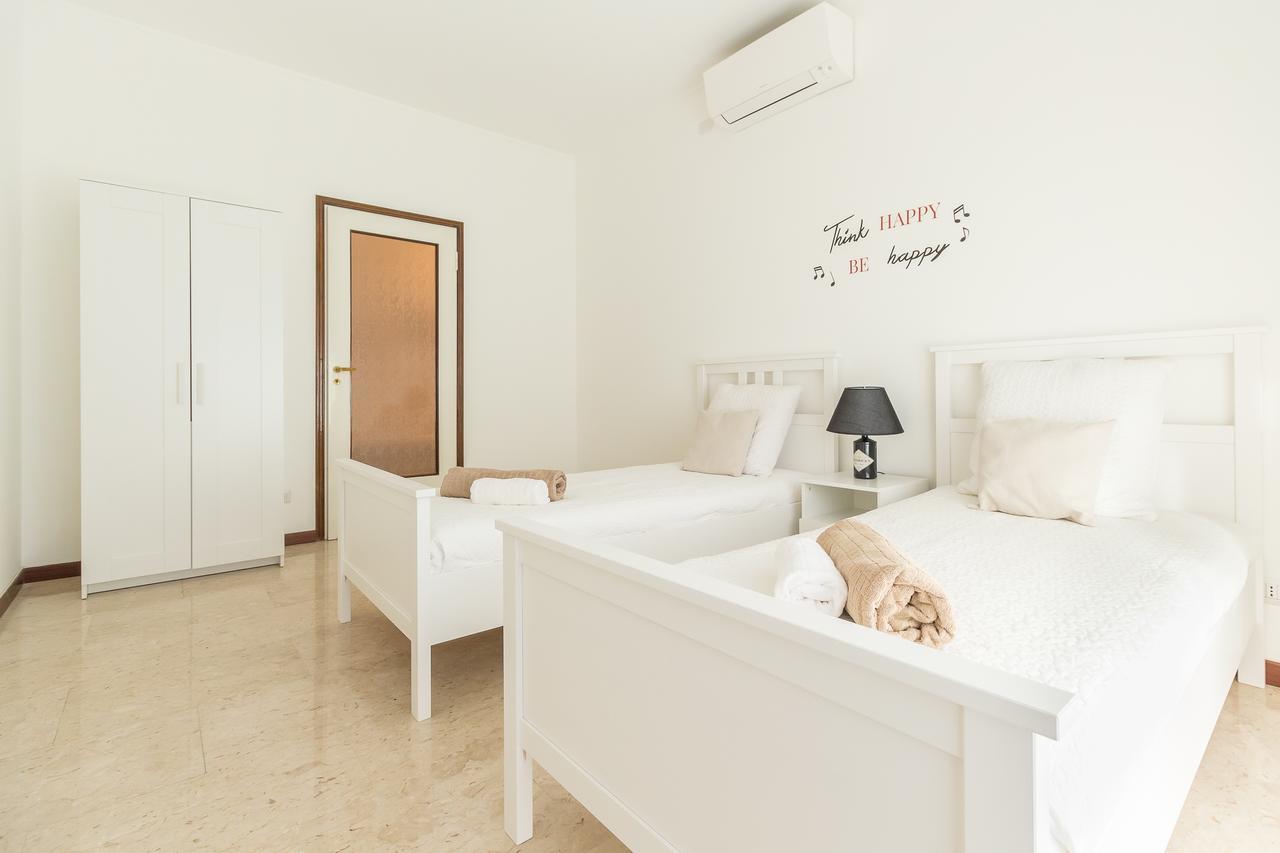Alessia'S Flat- Sondrio M3 Apartment Milan Luaran gambar
