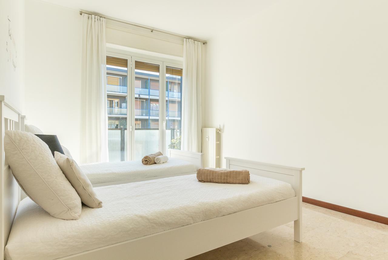 Alessia'S Flat- Sondrio M3 Apartment Milan Luaran gambar